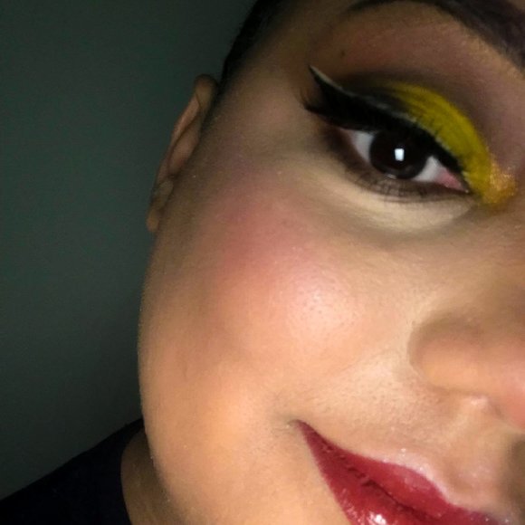 Meet your Posher, Cloud - Picture 1 of 1